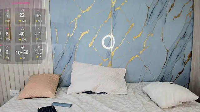 Snapshot of Mia_Sun14 chatting on 10.22.25 Mia Sun14 online show from 10.22.25