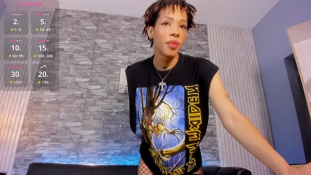 Snapshot of Catty_Noir_ chatting on 10.17.25 Catty Noir  online show from 10.17.25