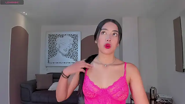 ScarlettBlaze  online show from 11.05.25