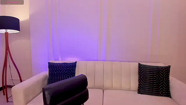 AnnieMonroe1 online show from 12.22.25