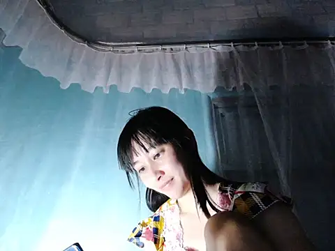 Snapshot of bighot69xxx chatting on 10.17.25 bighot69xxx online show from 10.17.25