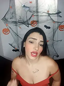Snapshot of nicole-roman chatting on 10.24.25 nicole-roman online show from 10.24.25
