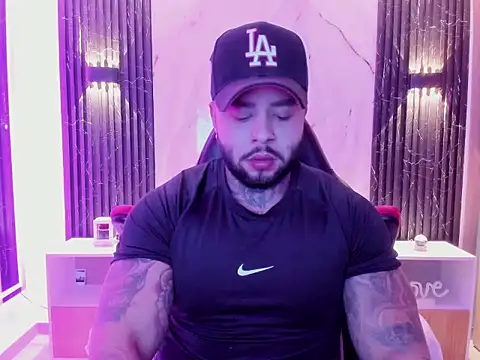 Snapshot of marcusfit1 chatting on 10.21.25 marcusfit1 online show from 10.21.25