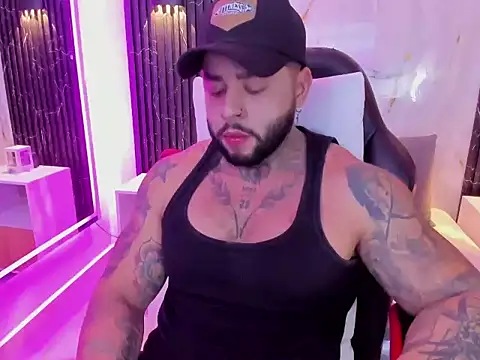 Snapshot of marcusfit1 chatting on 10.22.25 marcusfit1 online show from 10.22.25