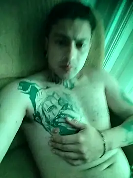 Snapshot of Links013 chatting on 10.17.25 Links013 online show from 10.17.25