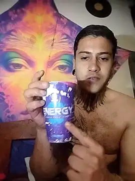 Snapshot of Links013 chatting on 10.28.25 Links013 online show from 10.28.25