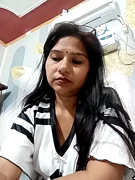 Snapshot of Vanshika1432 chatting on 10.20.25 Vanshika1432 online show from 10.20.25