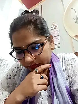 Snapshot of Vanshika1432 chatting on 10.23.25 Vanshika1432 online show from 10.23.25