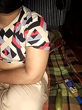 Snapshot of Priyanka-Khan chatting on 06.15.26 Priyanka-Khan online show from 06.15.26