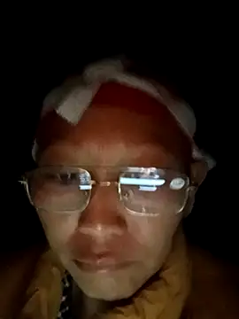 Snapshot of nui-show chatting on 10.21.25 nui-show online show from 10.21.25