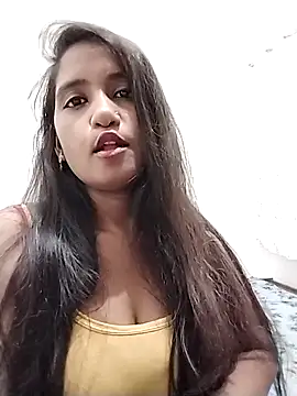 Snapshot of Beauty_maya chatting on 10.18.25 Beauty maya online show from 10.18.25