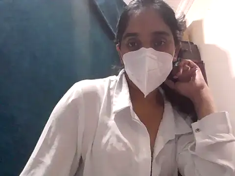 shainiasha1 online show from 05.25.26