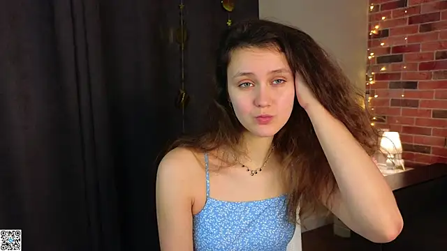 Snapshot of FoxFever chatting on 02.15.26 FoxFever online show from 02.15.26