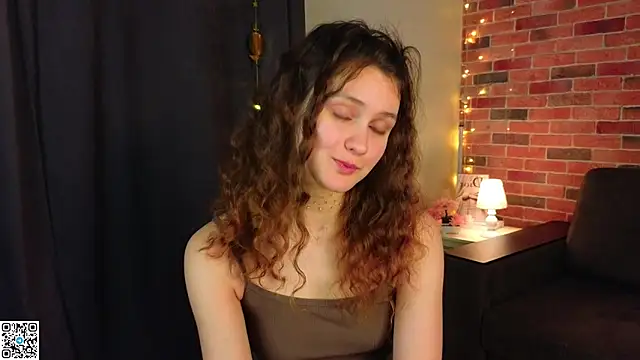 Snapshot of FoxFever chatting on 02.16.26 FoxFever online show from 02.16.26