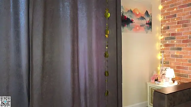 Snapshot of FoxFever chatting on 02.20.26 FoxFever online show from 02.20.26