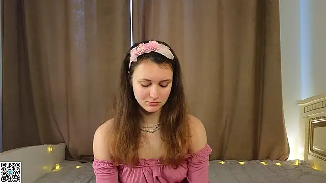 Snapshot of FoxFever chatting on 02.27.26 FoxFever online show from 02.27.26