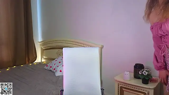 Snapshot of FoxFever chatting on 03.04.26 FoxFever online show from 03.04.26