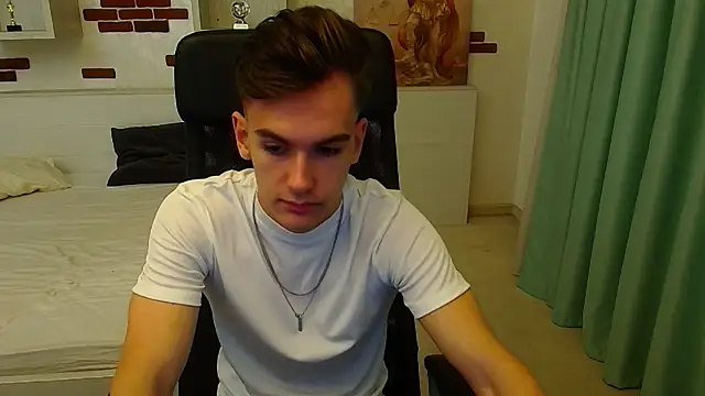 Snapshot of BradyFlint chatting on 10.21.25 BradyFlint online show from 10.21.25