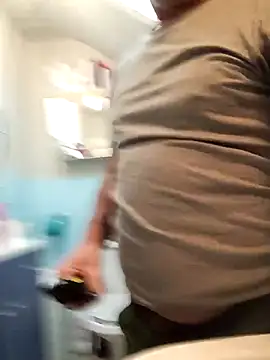 Snapshot of Ptitcouic chatting on 11.29.25 Ptitcouic online show from 11.29.25