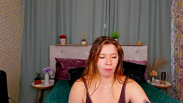 Snapshot of MelonsGlow chatting on 10.23.25 MelonsGlow online show from 10.23.25