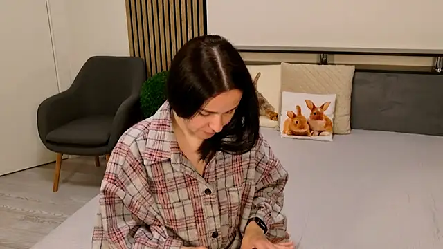 DitaNoir online show from 04.14.26