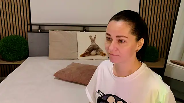 DitaNoir online show from 05.15.26