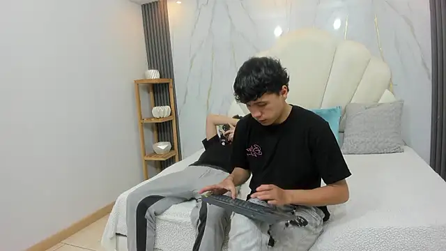 hoot booys  online show from 01.31.26