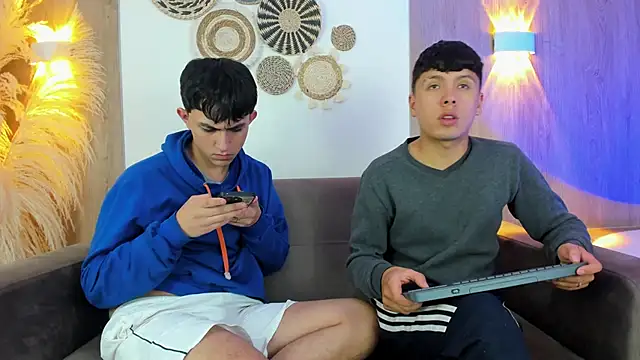 hoot booys  online show from 02.22.26