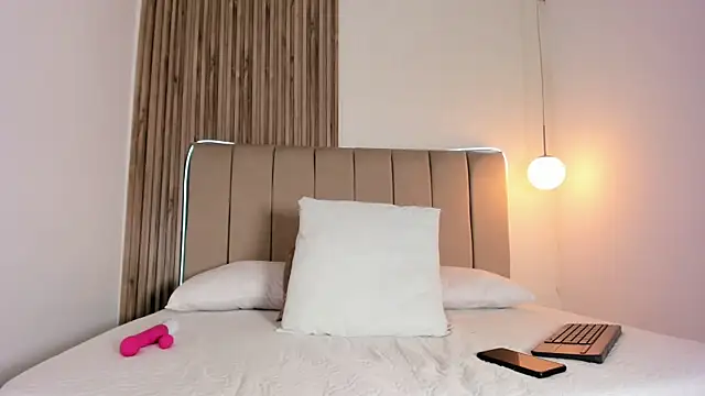 EvaaSinclair online show from 03.14.26