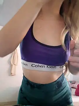 bambiluly online show from 11.18.25