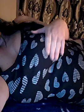 Ariana381 online show from 11.15.25