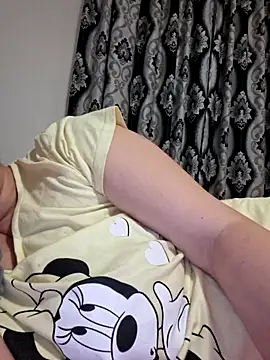 Ariana381 online show from 11.29.25