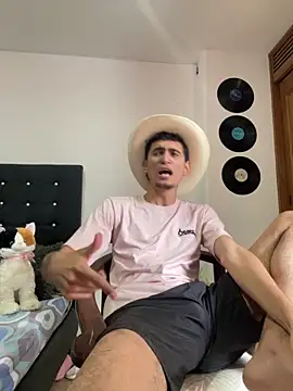 Snapshot of gsusss_feet chatting on 10.22.25 gsusss feet online show from 10.22.25