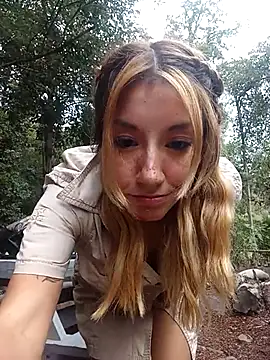 lilivalkova online show from 04.17.26