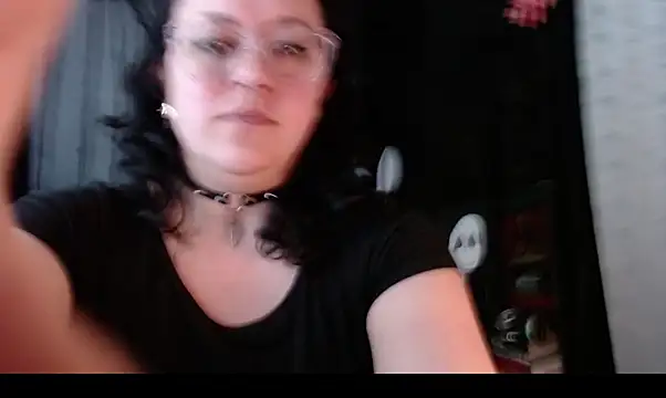 Snapshot of MONICA_BOND_ chatting on 10.25.25 MONICA BOND  online show from 10.25.25
