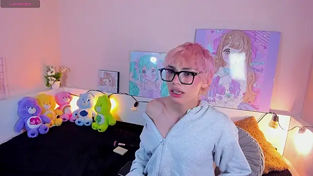 Snapshot of Strawberry_Kitty_ chatting on 10.21.25 Strawberry Kitty  online show from 10.21.25