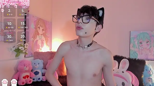 Strawberry Kitty  online show from 03.06.26