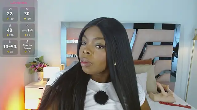 Maiacharris  online show from 12.16.25