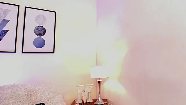 Amelia Brixton online show from 05.12.26