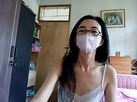 Snapshot of princessD077 chatting on 10.23.25 princessD077 online show from 10.23.25