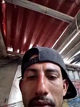 Snapshot of Orlao25cm chatting on 10.17.25 Orlao25cm online show from 10.17.25