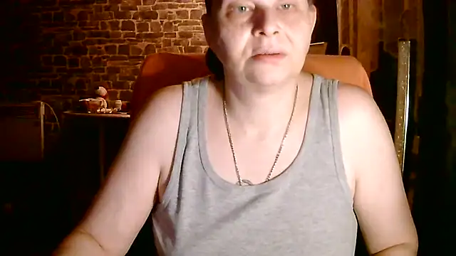 Snapshot of Diamond_Bite chatting on 10.19.25 Diamond Bite online show from 10.19.25