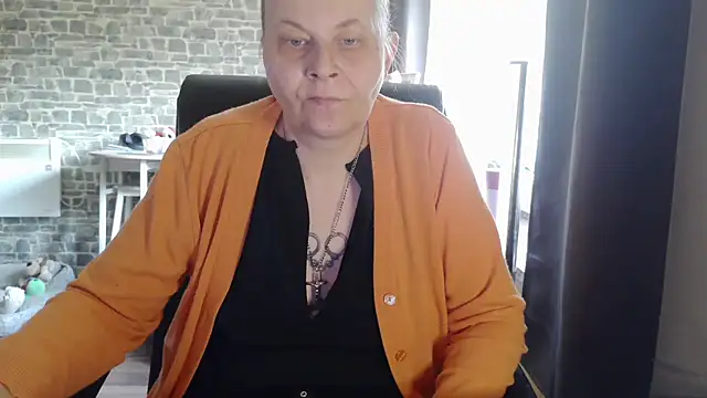 Snapshot of Diamond_Bite chatting on 10.22.25 Diamond Bite online show from 10.22.25