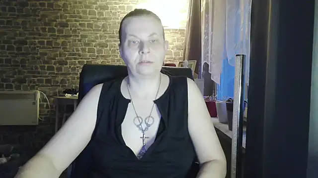 Snapshot of Diamond_Bite chatting on 10.23.25 Diamond Bite online show from 10.23.25