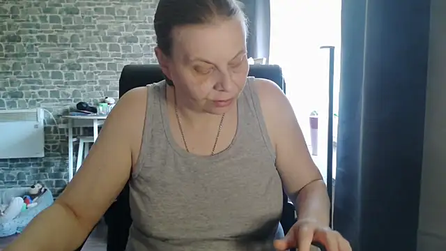 Snapshot of Diamond_Bite chatting on 10.25.25 Diamond Bite online show from 10.25.25