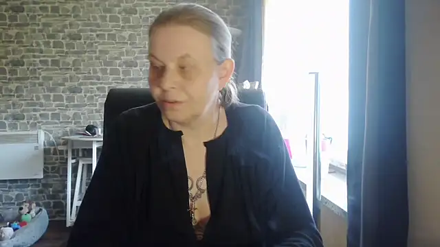 Diamond Bite online show from 11.02.25