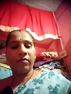 Snapshot of OliveGreen22 chatting on 11.01.25 OliveGreen22 online show from 11.01.25