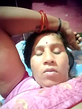 Snapshot of OliveGreen22 chatting on 11.02.25 OliveGreen22 online show from 11.02.25