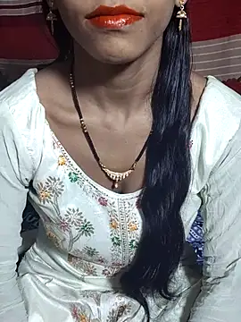 Snapshot of Itz_Aisha__ chatting on 11.04.25 Itz Aisha online show from 11.04.25