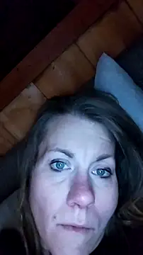 Snapshot of faithfulchic chatting on 10.18.25 faithfulchic online show from 10.18.25